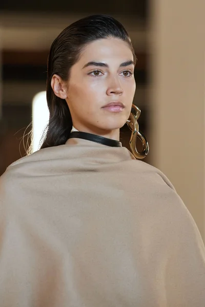 Look 22
